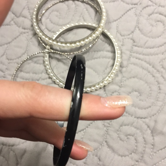 💎Buy one, Get one💎 Set of 5 bangles - Picture 3 of 3